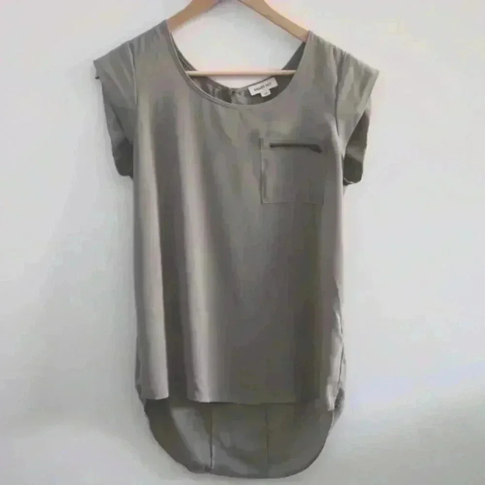 SMART SET | Women's Olive  Green Sleeveless Flowy Scoop Neck Blouse